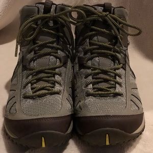 Merrell Siren Sport Q2 Mid Waterproof Hiker Boot